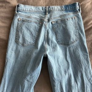 Abercrombie & Fitch The Straight Mid Rise jeans
